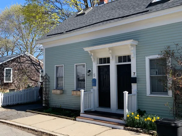5 Chestnut St, Newburyport, MA 01950