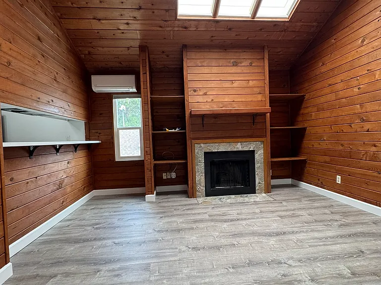 380 Branch St #A — Photo 2