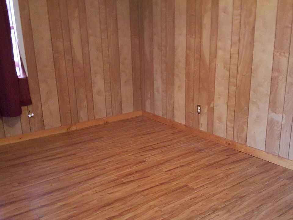 2nd image of 680 W Oak Ave