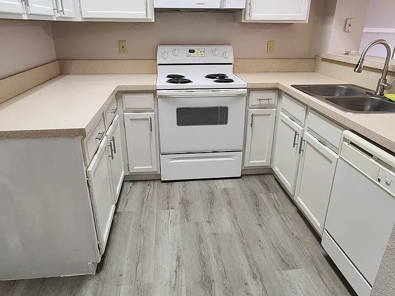 520 Kirkland Dr — Photo 8
