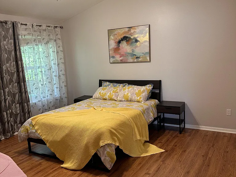 1073 Roseberry Ct — Photo 16