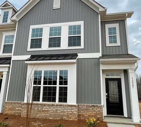 2nd image of 15736 Country House St #14