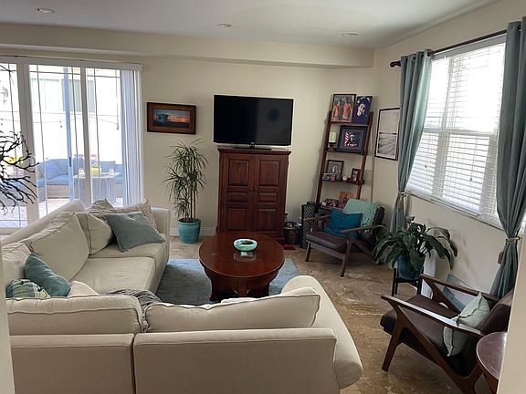 5th image of 540 N Francisca Ave #C