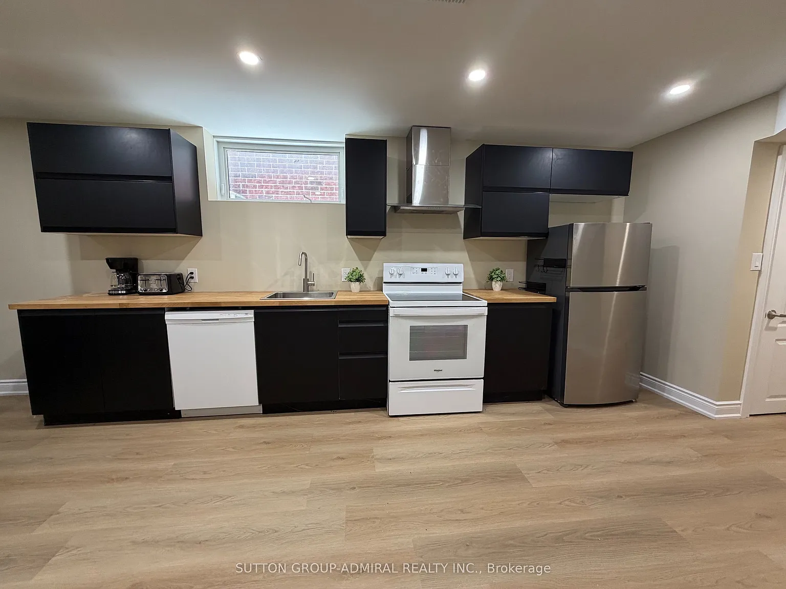 2 bed, $2,050 — Photo 4