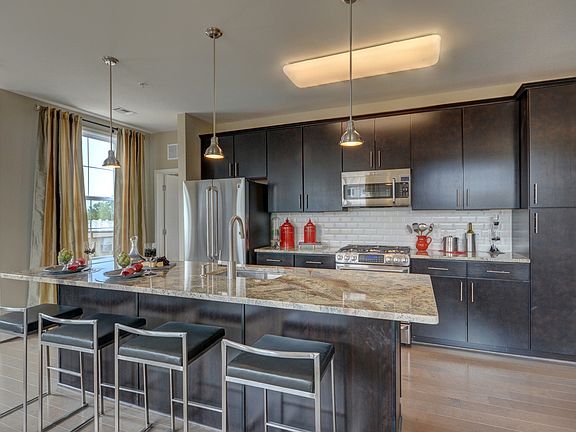 Gorgeous kitchen with island