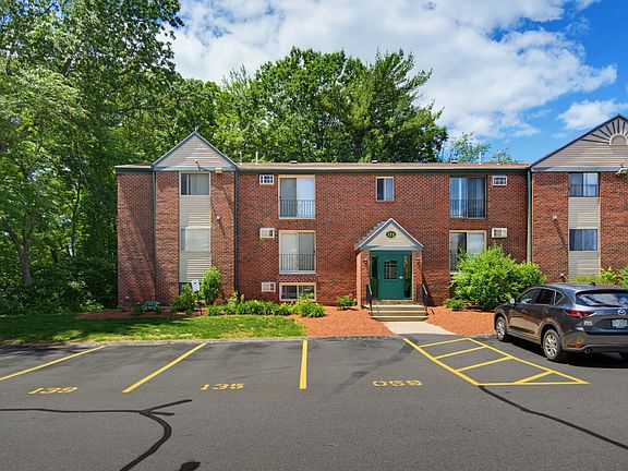 2nd image of 123 English Village Rd 202
