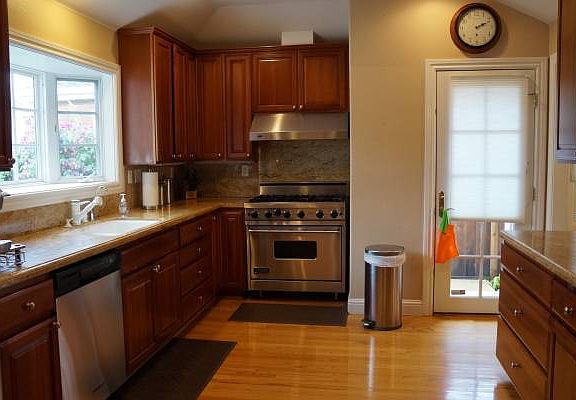2nd image of 1855 W Portola Ave
