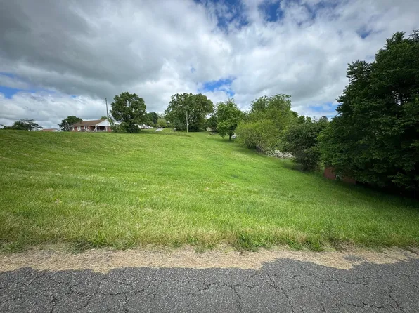 Peppers Ferry Rd, Pulaski, VA 24301