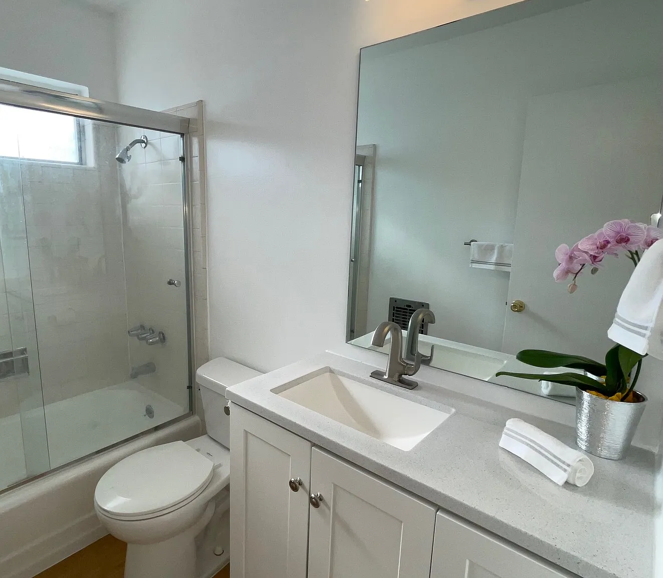 2 bed, 1.5 bath, 1100 sqft, $3,295 — Photo 4