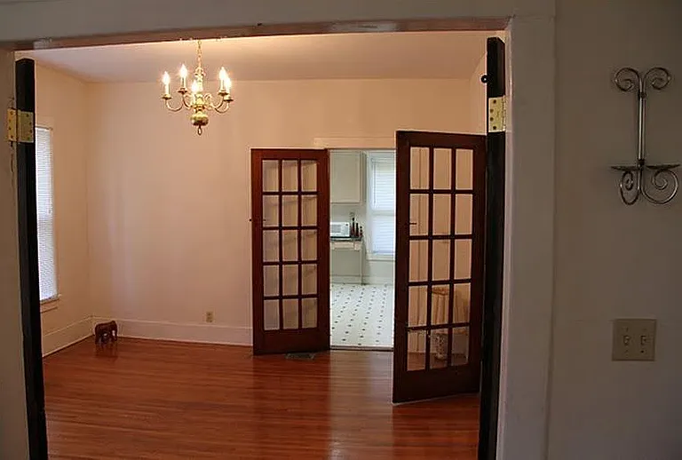 2517 Fairfax Ave — Photo 3