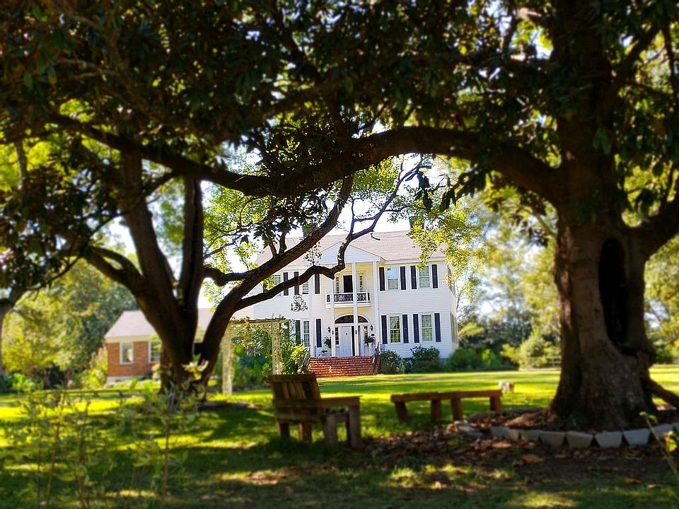 Mimosa-Manor