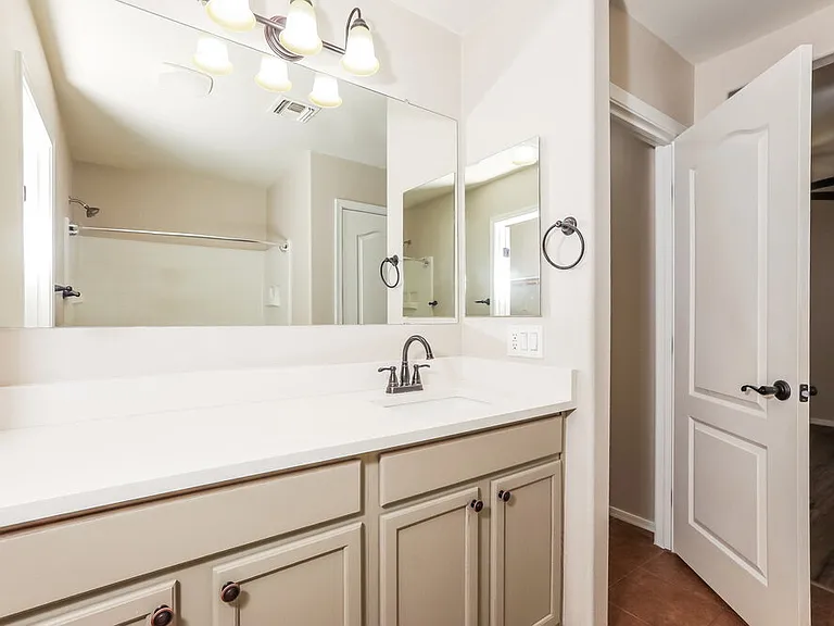 37870 N Beverly Ave — Photo 12