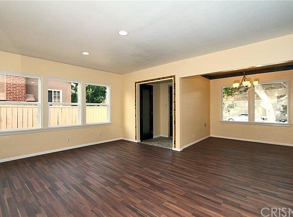 4th image of 3945 Globe Ave