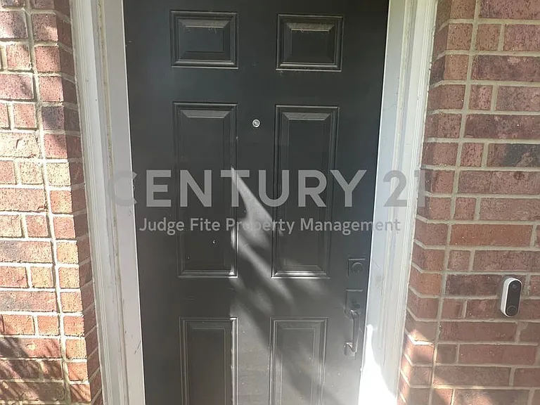 1813 S Ervay St — Photo 2