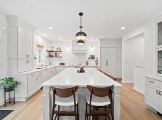 33 Skyhawk Cir, Weymouth, MA 02190