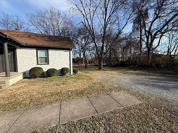 3rd image of 1118 N Tennessee Blvd #1118