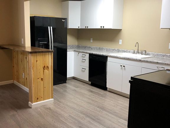 2nd image of 1808 W Alcott Ave #2