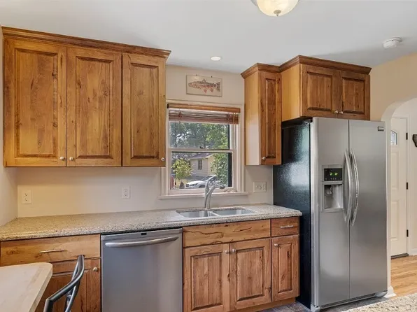 1388 30th Ave #8H, Kenosha, WI 53144