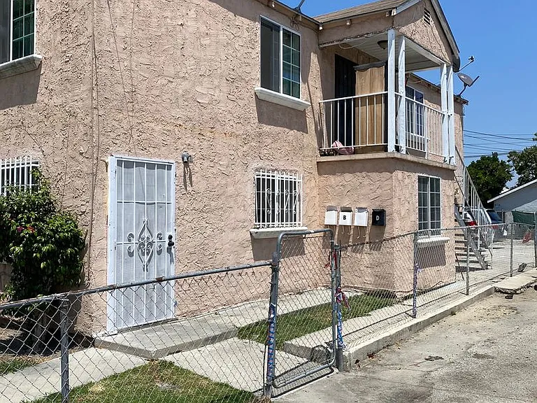 11824 2nd Ave — Photo 3