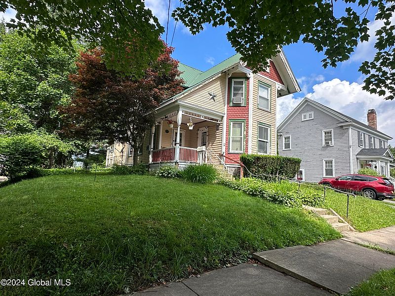 3rd image of 269 N Kingsboro Avenue