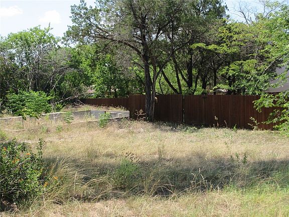 3rd image of 18405 Lake Oaks Dr