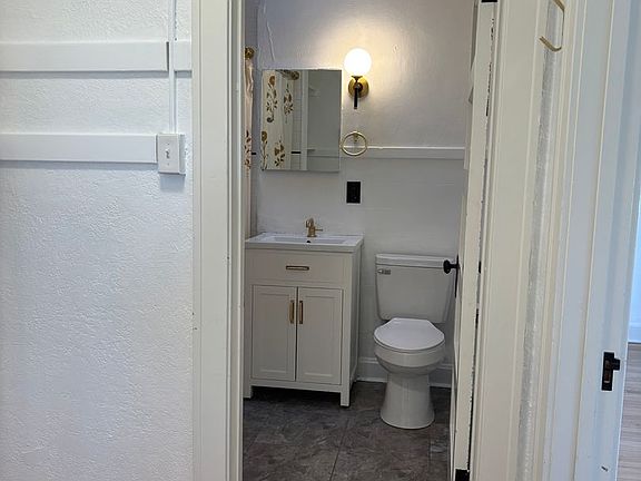 5th image of 17 1/2 S Tracy Ave Unit C