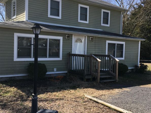 208 Colonial Ave