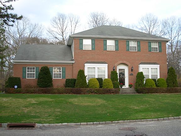 2nd image of 21 Chardonnay Dr