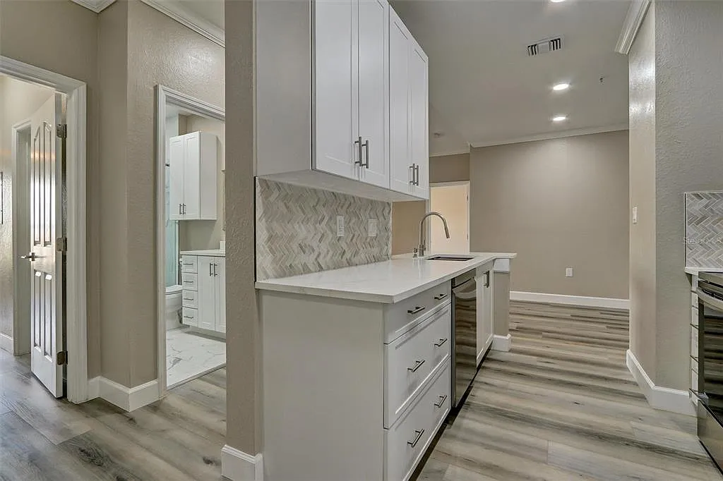 2 bed, 2.0 bath, 1085 sqft, $2,800 — Photo 2