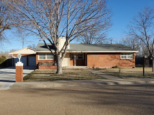 810 Normandy St, Dumas, TX 79029