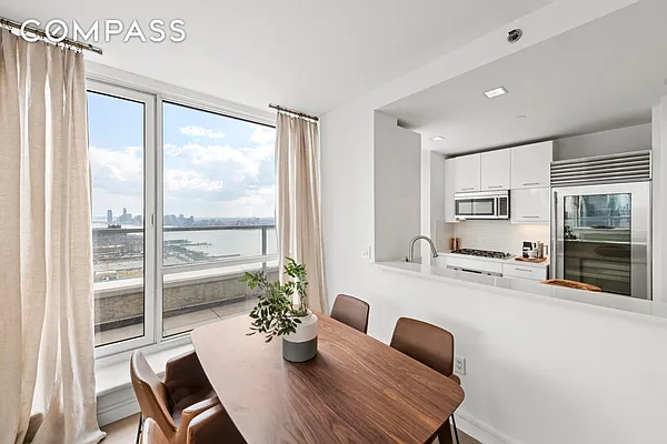 Rented by Compass | media 37
