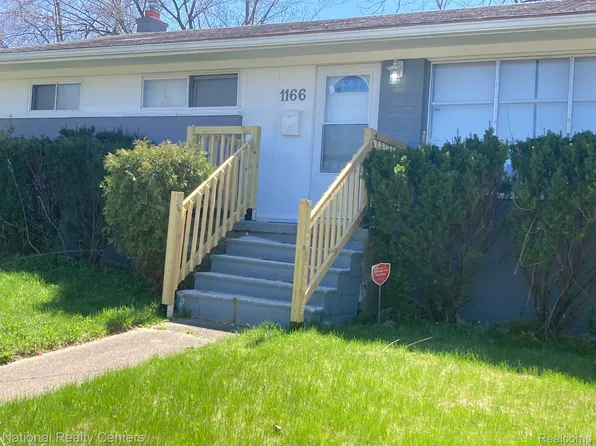 1166 Maurer Ave, Pontiac, MI 48342