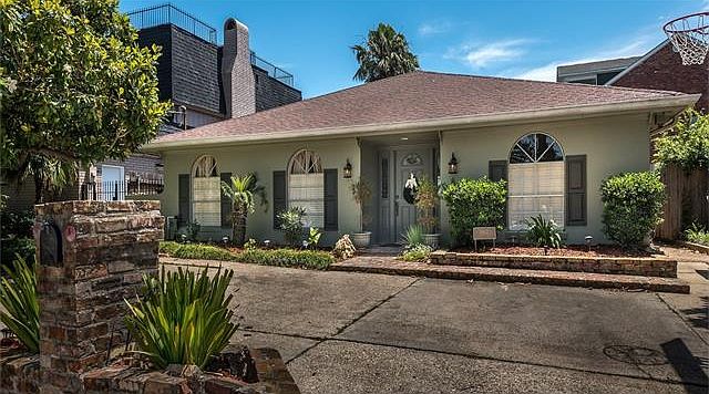 1st image of 4813 Taft Park