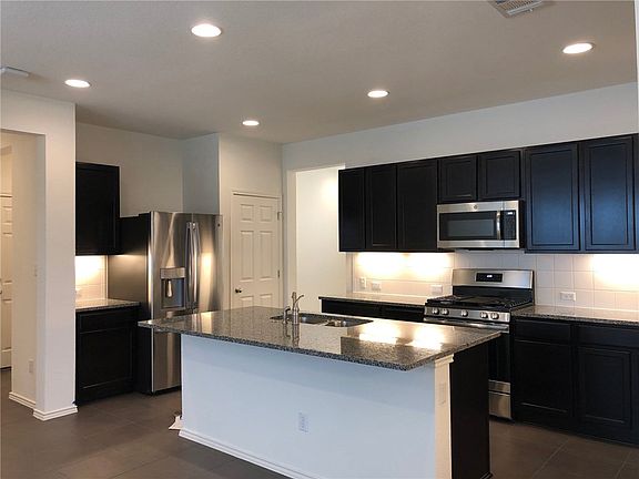 3rd image of 533 Sweetwood Ln
