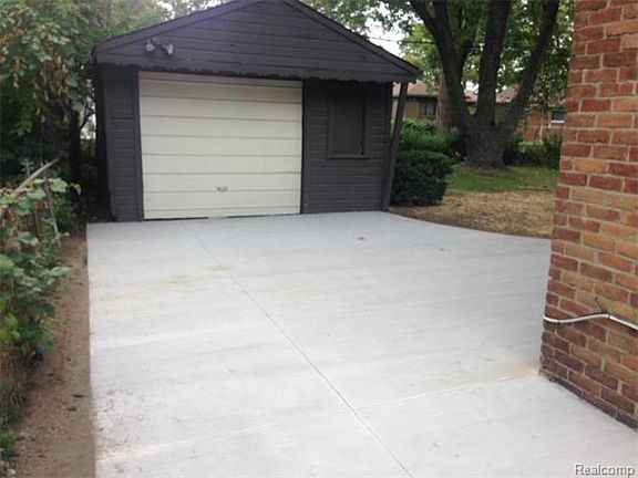 2nd image of 24211 Kenosha Ave