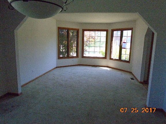 3rd image of 18530 Walnut Ave