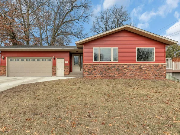 97 7th St N, Sartell, MN 56377