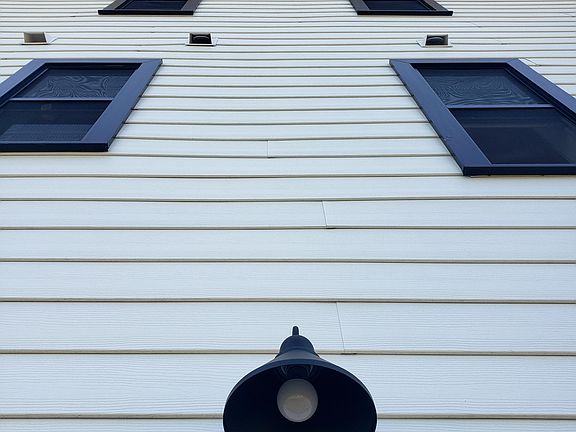 3rd image of 188 E Grand Avenue #1