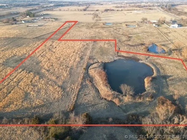 3 E 1100th Rd, Checotah, OK 74426