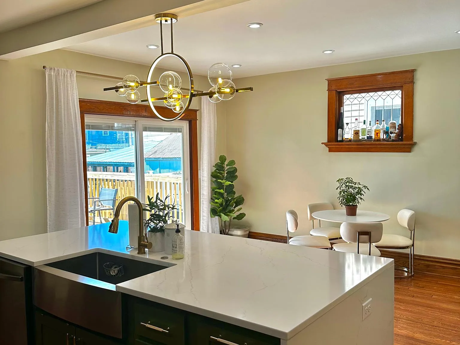 3 bed, 2.5 bath, 1634 sqft, $2,600 — Photo 4