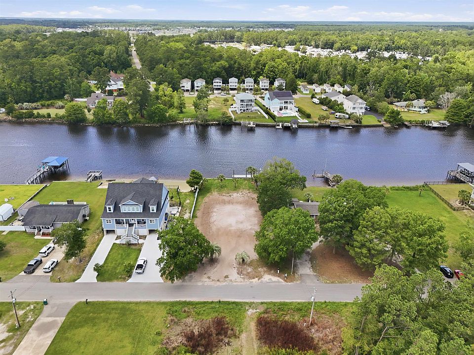 1st image of 7 Smith Blvd.
