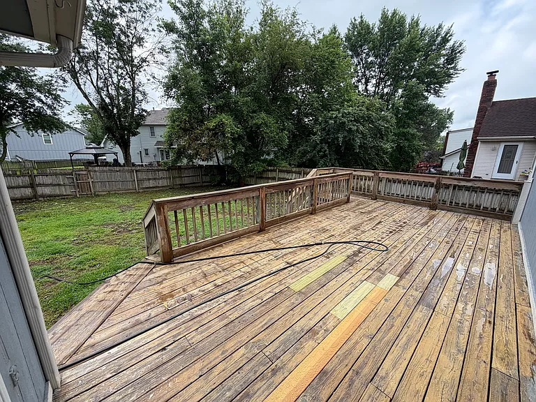 Deck/Backyard