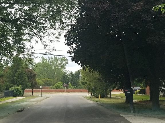 4th image of 18151 Sunnybrook Ave