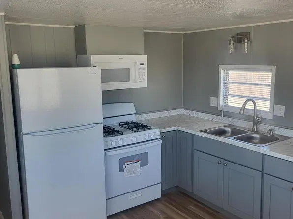 2565 Ramsey St, Silver Springs, NV 89429
