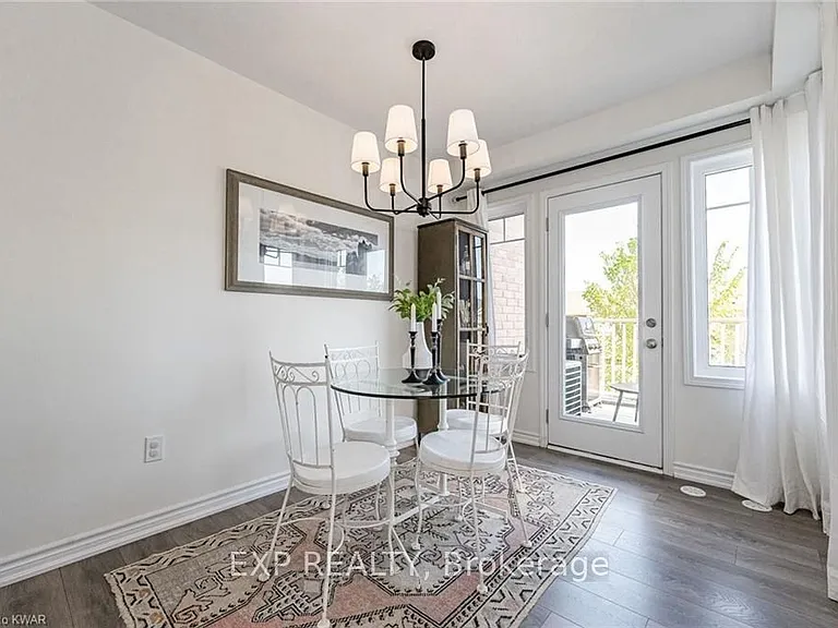 8 Stratus St — Photo 9
