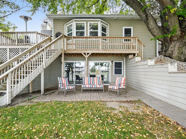 95 Lakeview Acres Dr, Elwood, NE 68937