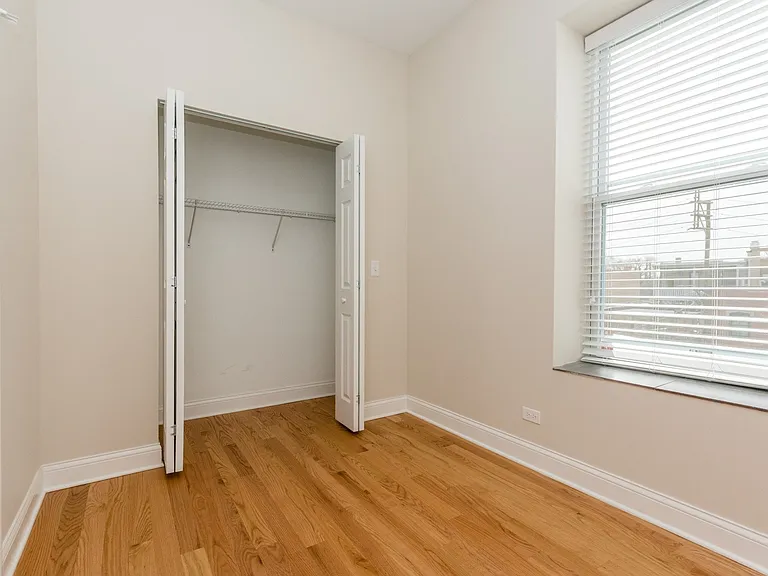 915 S Aberdeen St — Photo 16