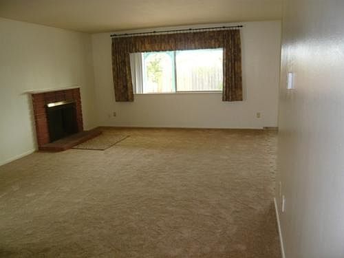 5th image of 614 W Lee Dr