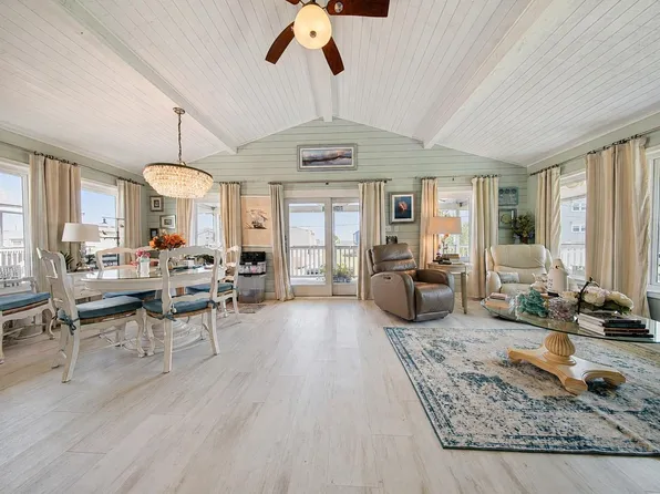13026 John Reynolds Rd, Galveston, TX 77554