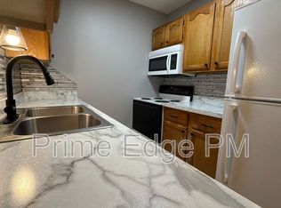 1109 N 28th St APT 1, Lincoln, NE 68503